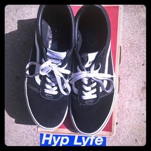 Vans Ward Suede Canvas Men's Size 8.5 shoe